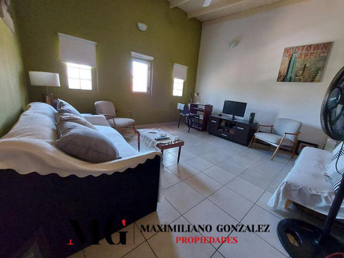 Casa En Venta, 5 Ambientes - El Trébol