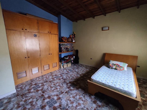 Imagen 13 de 14 de En Venta Linda Casa En La Candelaria, El Limón 04128676886