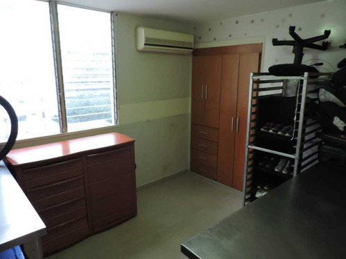 Imagen 14 de 19 de Venta De Apartamento En Montalbán Ii: