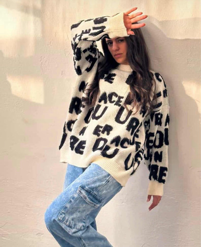 Buzo Oversize De Dama Con Letras En Colores