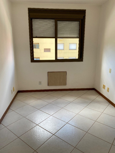 Apartamento À Venda Na Rua Professor Guerreiro Lima, Partenon, Porto Alegre - Rs - Liv-12298