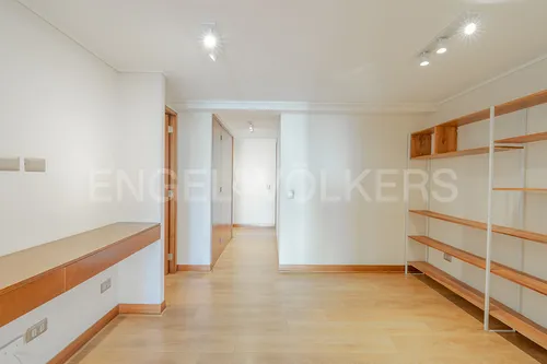 Moderno Departamento En Sector Residencial