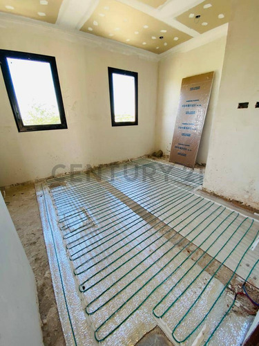 Imagen 12 de 23 de Casa Con Pileta Con 5 Cuartos En San Ramon