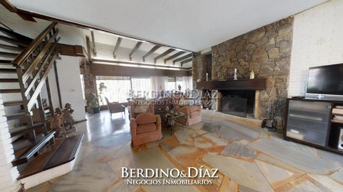 Casa - Playa Mansa- Ref: 344