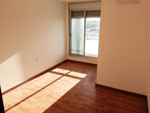 Venta Apartamento 2 Dormitorios Tres Cruces Altos De Bulevar Con Garaje Incluido