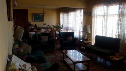 Barrio El Tenis, Casa Un Piso En Barrio Residencial