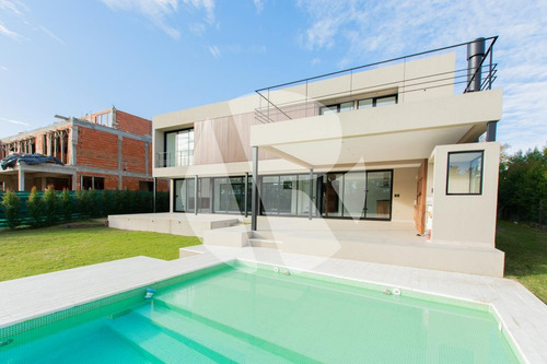 Imagen 15 de 30 de Espectacular Casa En El Golf - Nordelta A Estrenar!!