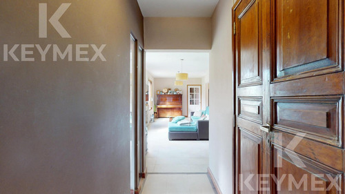 Casa, Parque, Quincho Y Pileta En Venta