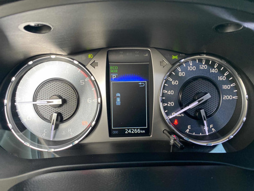 Imagen 15 de 17 de Toyota Hilux Diésel Aut 4x4
