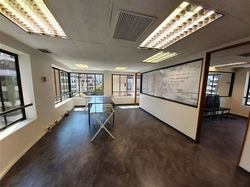 Oficina En Venta De 4 Privados En Las Condes