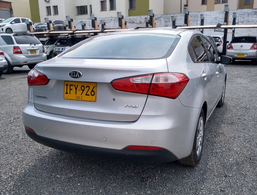 Kia Cerato Pro 1.6 Cc,mec,2015 Cristhian 3173188601