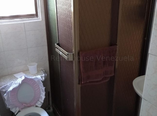 Imagen 13 de 23 de Omar Espinoza Ofrece En Venta Grandiosa Casa Quinta En Guatire Valle Arriba A Precio Insuperable