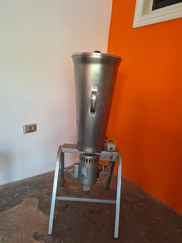 Vendo Licuadora Industrial De 25 Litros En Perfecto Estado