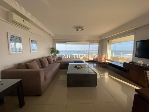 Apartamento En Torre Lobos, 3 Dormitorios Más Dependencia