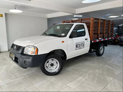 Nissan Np300 Frontier Estacas 2014