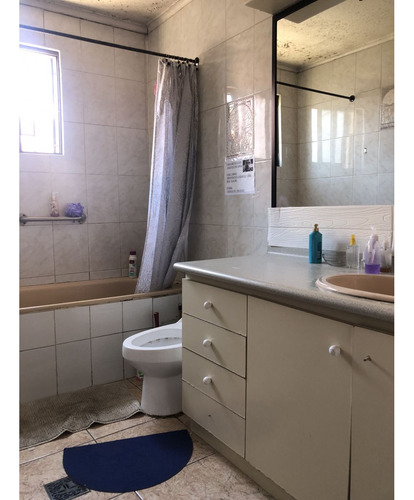 Vende 2 Casas Total 6 Dorm, 3 Baños, 2 Cuadras Metro El Bosq