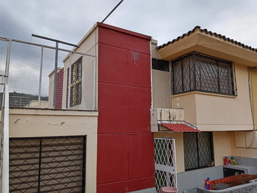 Casa De 4 Habitaciones Y 3 Baños