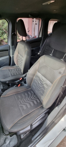 Imagen 8 de 10 de Renault Duster 2017 1.6 Ph2 4x2 Privilege 110cv