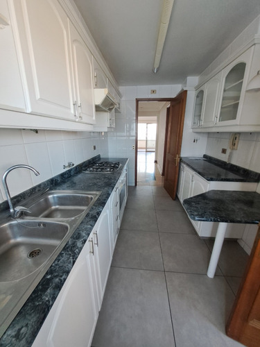 Departamento Amplio Con Ubicación Privilegiada