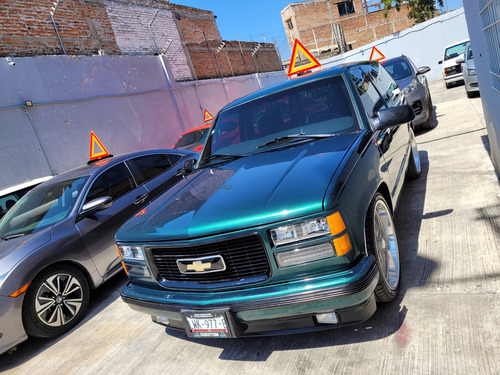 Chevrolet Silverado Pickup 2500 Custom 4vel Aa Mt