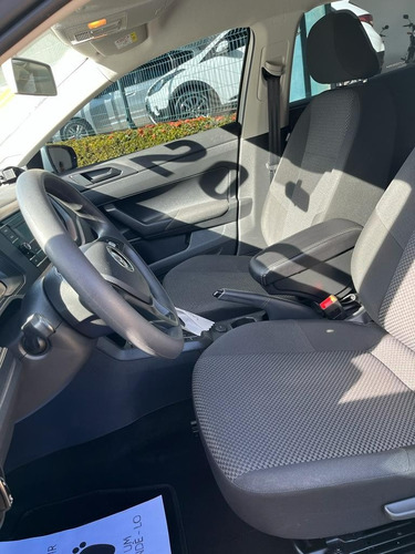Imagem 9 de 12 de Volkswagen Polo 1.6 Prata 2020