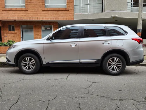 Mitsubishi Outlander Kaiteki At 2.4 Cc 2022