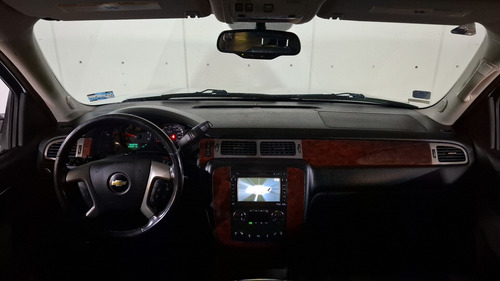 Chevrolet Tahoe 5.3 D PIEL DVD