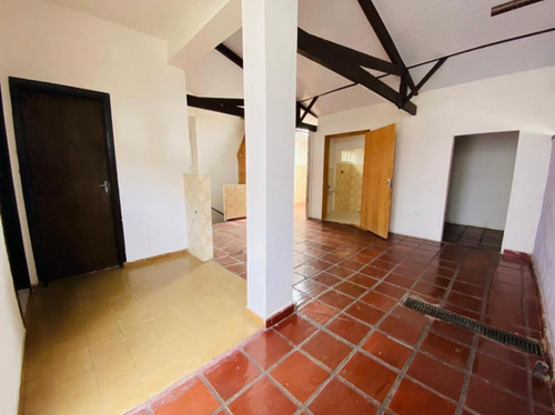 Casa Comercial Para Locação Em Embu Das Artes, Centro, 3 Dormitórios, 1 Suíte, 3 Banheiros, 3 Vagas - 591_2-1160946