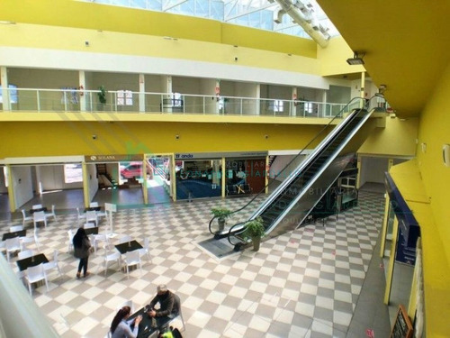 Imagen 20 de 28 de Montevideo - Locales Comerciales En Paseo De Compras Reus