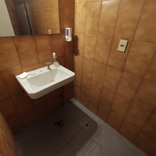 Imagen 10 de 13 de Local Comercial En Venta. Aguada