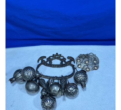 Antiguo Balangandan En Metal (Usado)