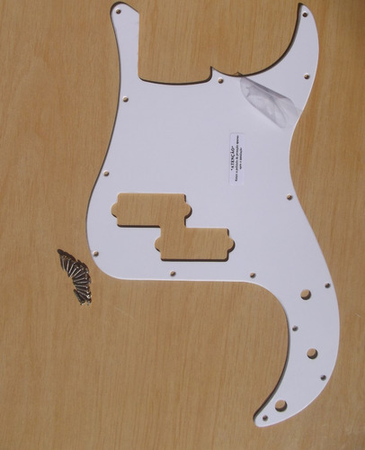 Escudo Pickguard Precision Bass Squier Affinity Branco