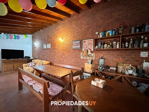 Casa En Venta Playa Mansa - 4 Dormitorios Parada 19.