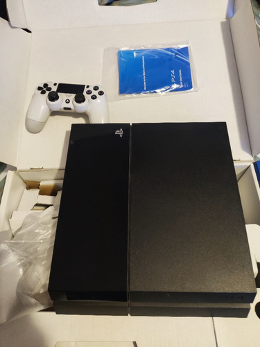 Ps4 Como Nuevo Con Caja Y Accesorios Y 4 Juegos