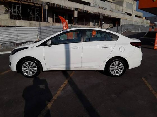 Imagem 8 de 9 de Hyundai Hb20s 1.6 Comfort Plus 16v Flex 4p Automático