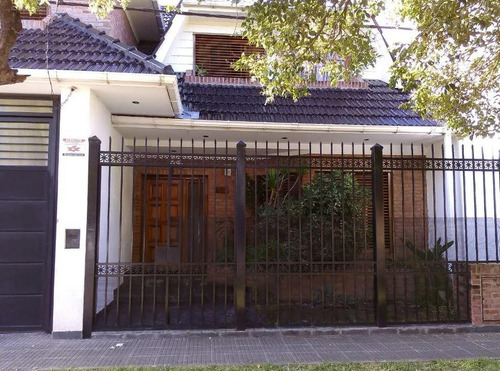 Casa En Venta - 5 Dormitorios 3 Baños - 400mts2 - Tolosa, La Plata