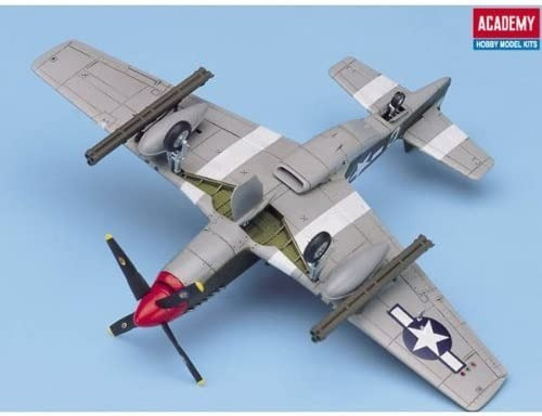 P-51b Mustang Marca Academy Escala 1/72