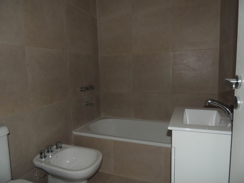 Imagen 7 de 13 de Departamento 2 Ambientes Venta Monte Castro Nuevo