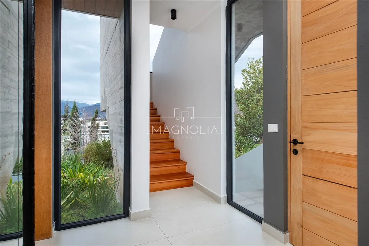 Imagen 3 de 30 de Casa En Venta De 5 Dorm. En Lo Barnechea
