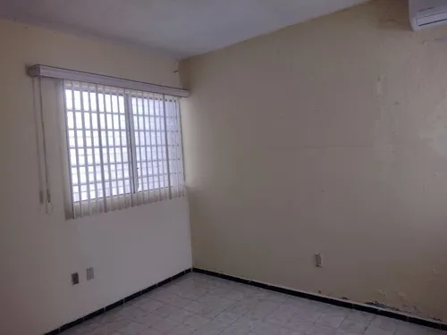Casa De 1 Piso A La Venta, Frac. Floresta, Veracruz, Ver
