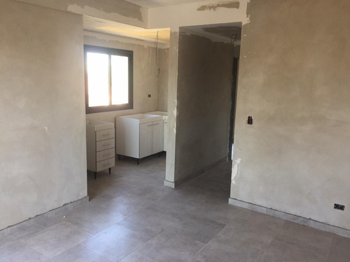 Imagen 3 de 13 de Venta. Dpto. 2 Amb. 1º Y 2º Piso - Irigoin 991 San Miguel