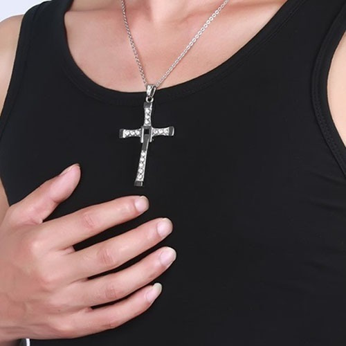 Imagem 4 de 5 de Colar Masculino Com Pingente Cruz Toretto Velozes E Furiosos