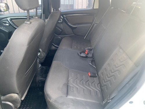 Imagen 10 de 17 de Renault Duster 2017 1.6 Ph2 4x2 Privilege 110cv