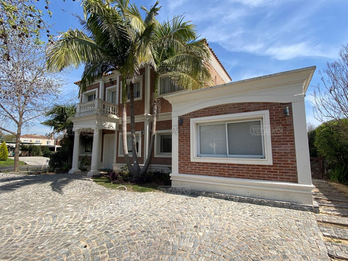 Casa En Alquiler En Los Jazmines, Pilar Del Este, Pilar