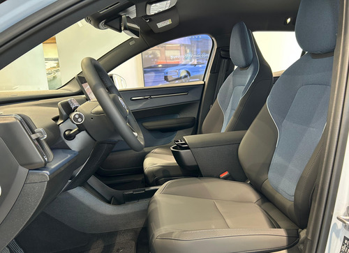 Volvo EX30 0.0 Plus Single Engine Extended Range (E60) Rwd