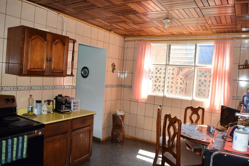 Imagen 18 de 20 de Venta De Casa En Moravia, Sobre Calle Principal Y Está Cerca Centro Moravia.