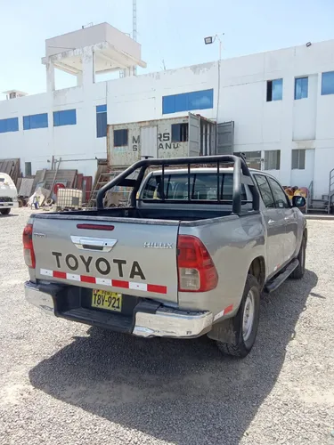 Toyota, Hilux