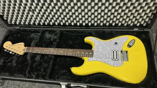 Guitarra Fender Stratocaster Tom Delonge Signature. | Parcelamento