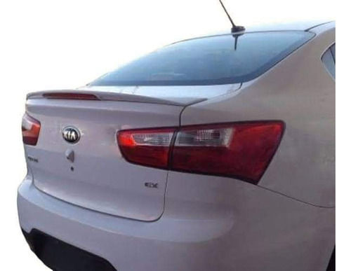 Spoiler De Maletera Con Luz Kia Rio Sedan