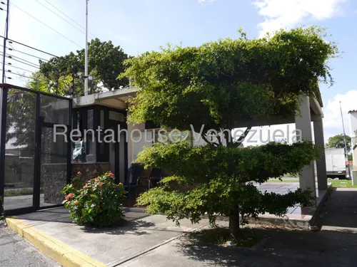 César Bullones Alquila Hermosa Casa En Los Rastrojos, Cabudare, Lara 25-16814
